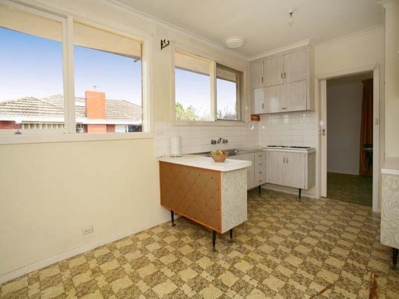 15 Newhaven Road, Burwood East VIC 3151