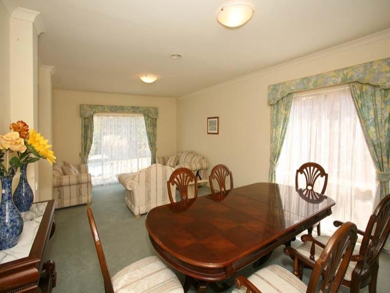 7 Betts Way, Burwood East VIC 3151