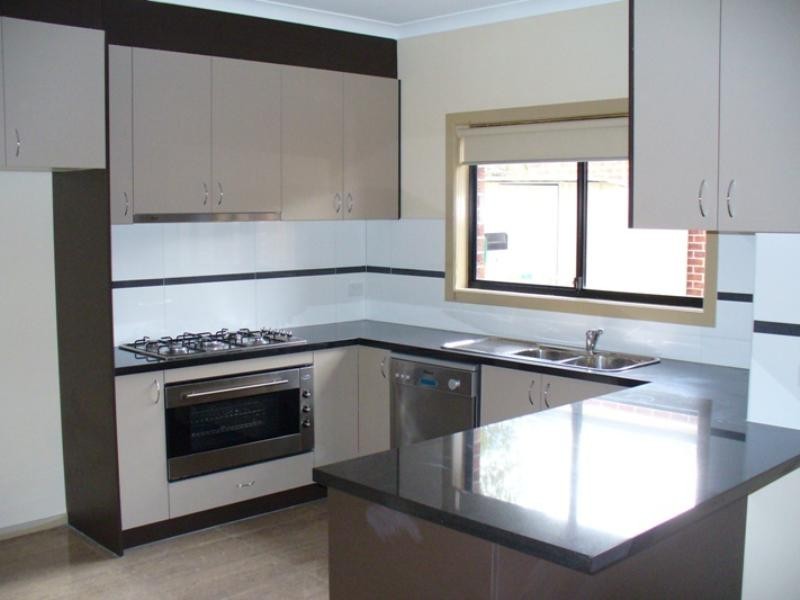 1/3 Sutton Court, Glen Waverley VIC 3150