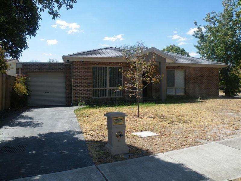 5 Pemberley Drive, Notting Hill VIC 3168