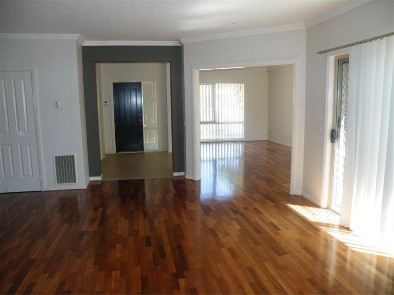 5 Pemberley Drive, Notting Hill VIC 3168