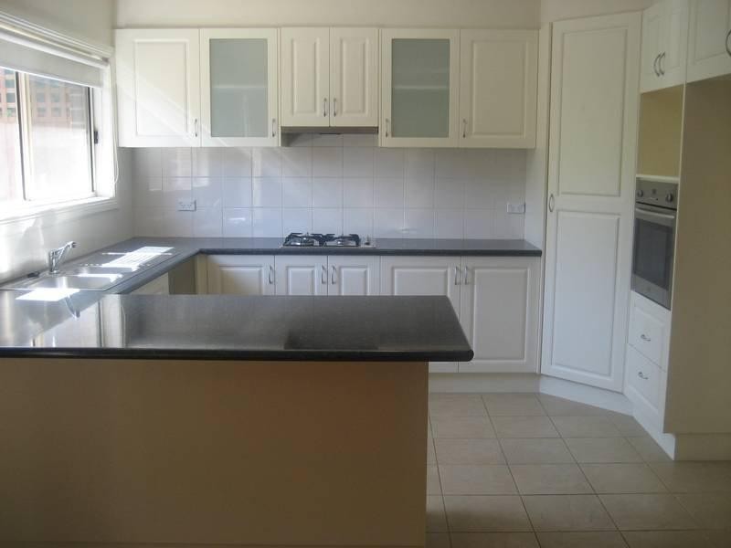 5 Pemberley Drive, Notting Hill VIC 3168