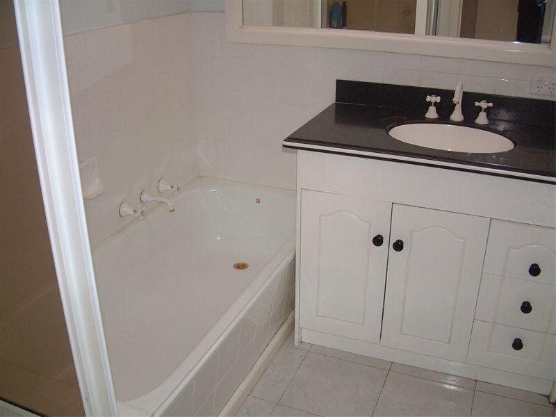 37 Lindisfarne Drive, Burwood East VIC 3151