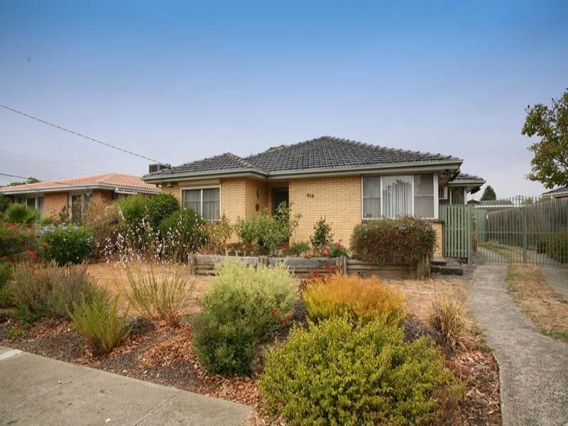 6 Blackwood Drive, Wheelers Hill VIC 3150