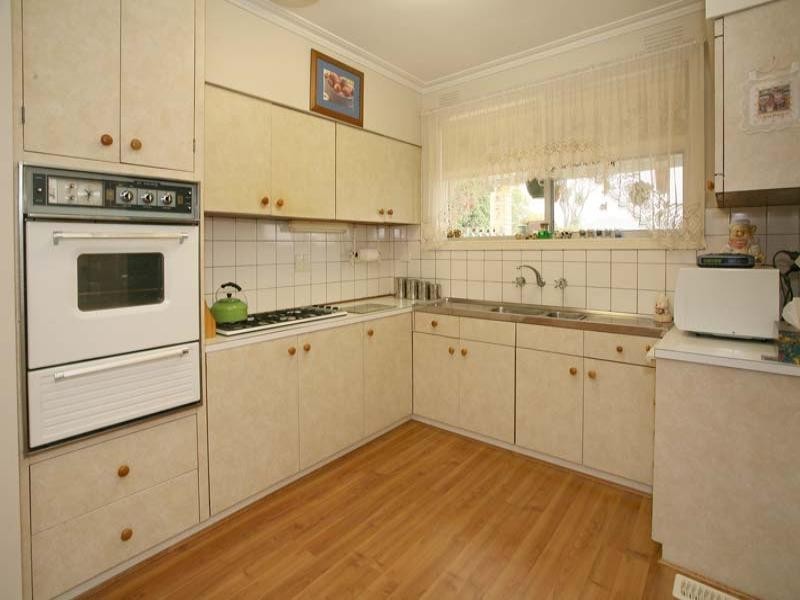 6 Blackwood Drive, Wheelers Hill VIC 3150