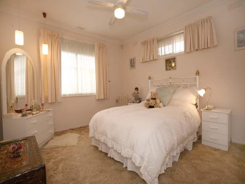 6 Blackwood Drive, Wheelers Hill VIC 3150