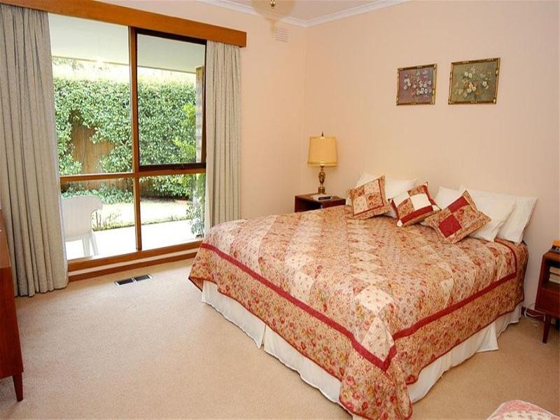 4 Regal Court, Glen Waverley VIC 3150