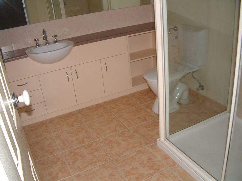 4/3 McKelvie Court, Glen Waverley VIC 3150