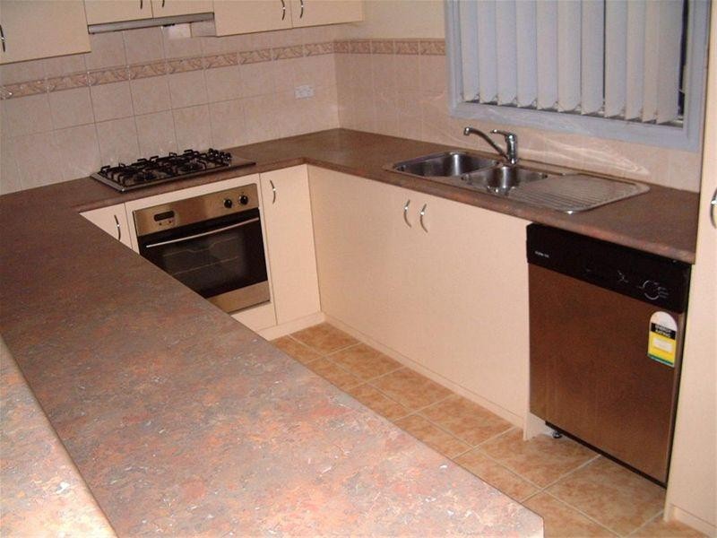 4/3 McKelvie Court, Glen Waverley VIC 3150