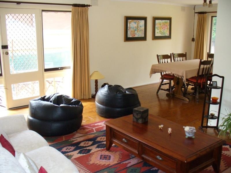 14 Minchinbury Drive, Vermont South VIC 3133