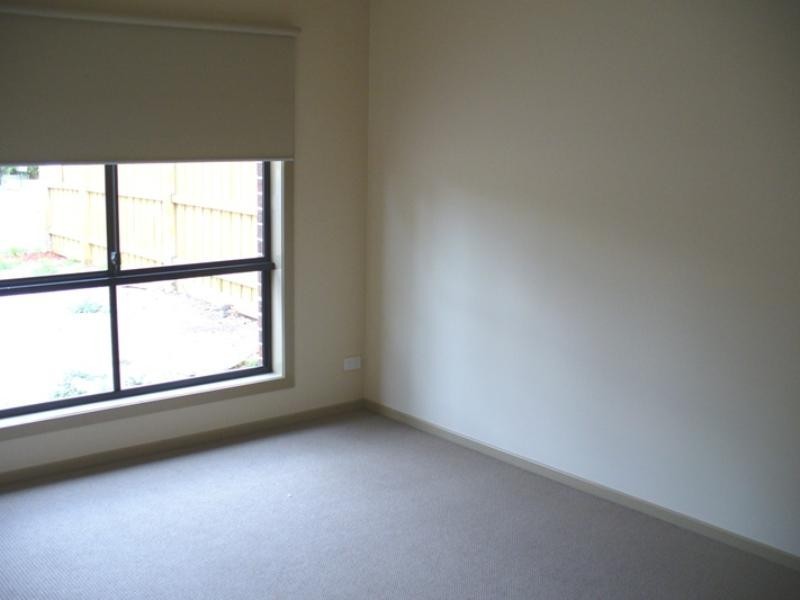 1/3 Sutton Court, Glen Waverley VIC 3150