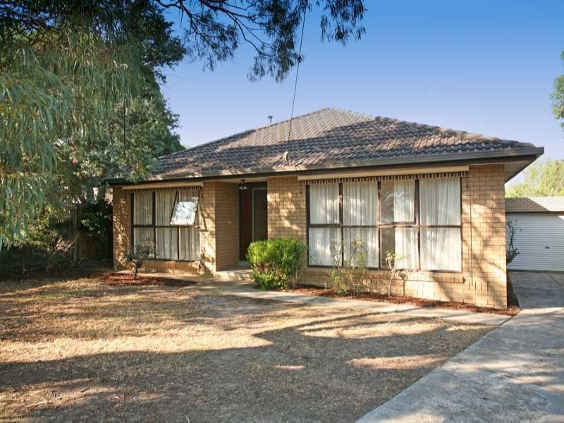 18 Entally Drive, Wheelers Hill VIC 3150