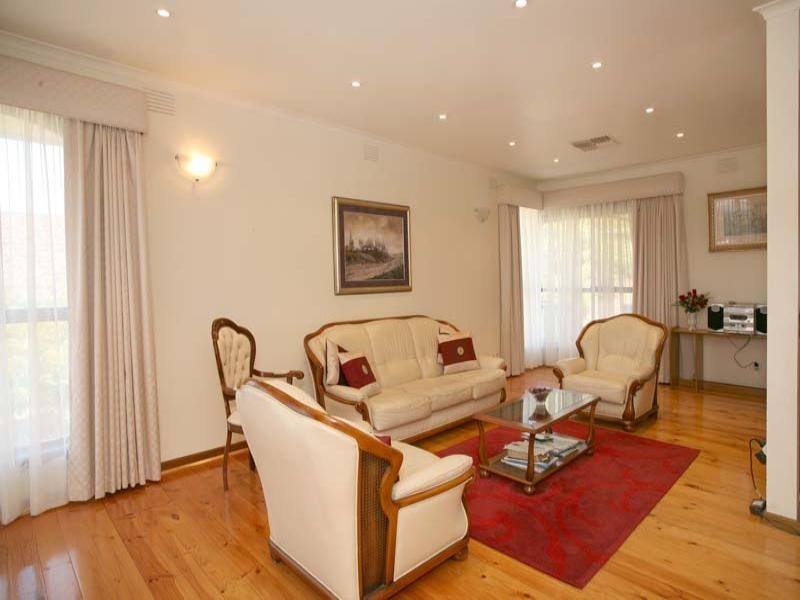 283 Gallaghers Road, Glen Waverley VIC 3150