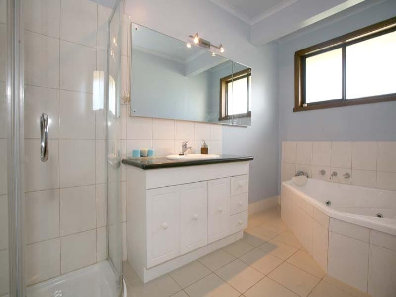 283 Gallaghers Road, Glen Waverley VIC 3150