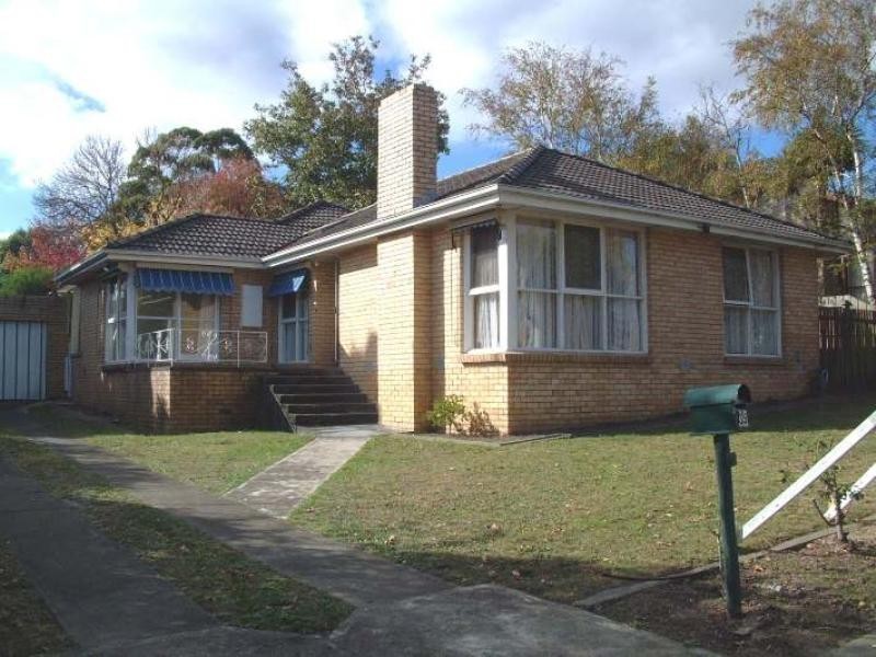 35 Roberts Street, Glen Waverley VIC 3150
