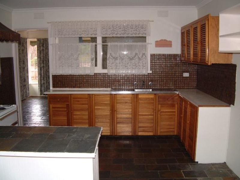 35 Roberts Street, Glen Waverley VIC 3150