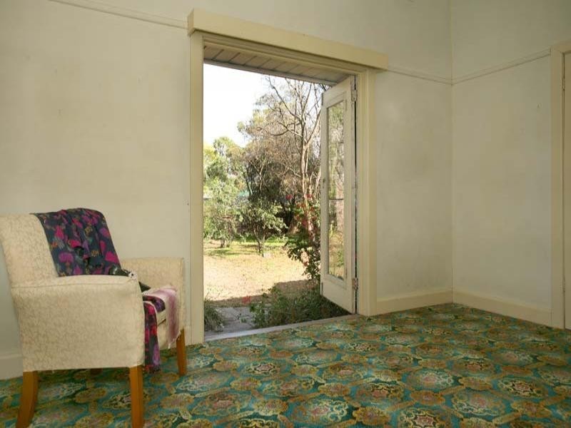 12 Shady Grove, Nunawading VIC 3131