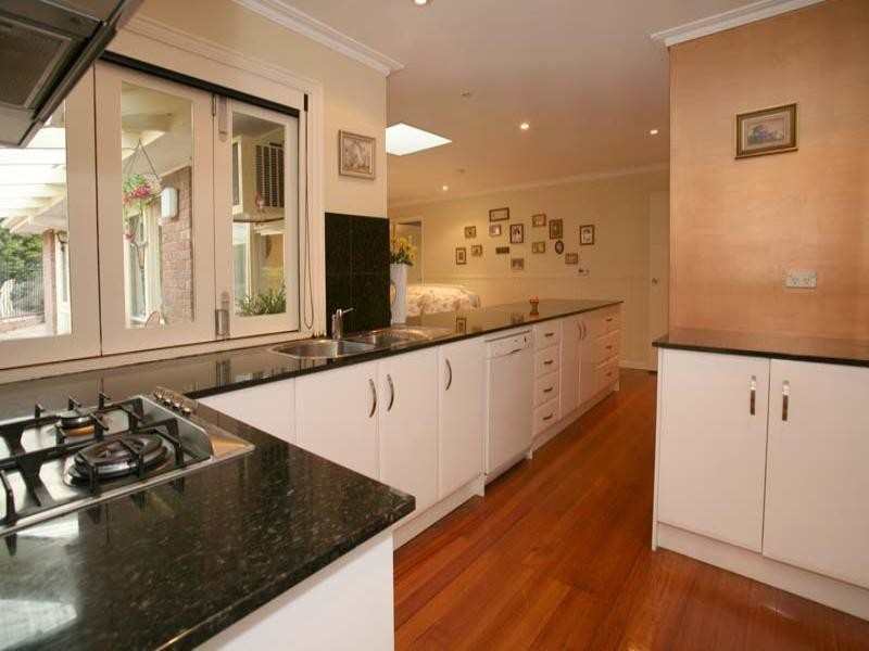 4 Heatherlea Drive, Wheelers Hill VIC 3150