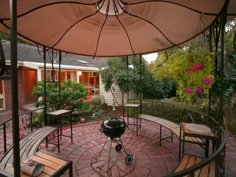 4 Heatherlea Drive, Wheelers Hill VIC 3150