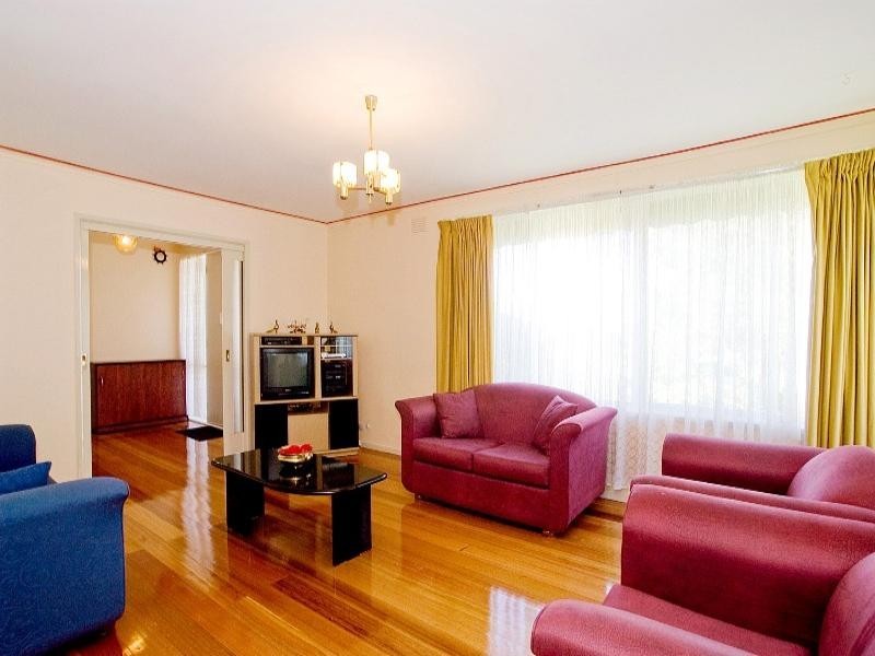 10 Huxley Avenue, Mulgrave VIC 3170