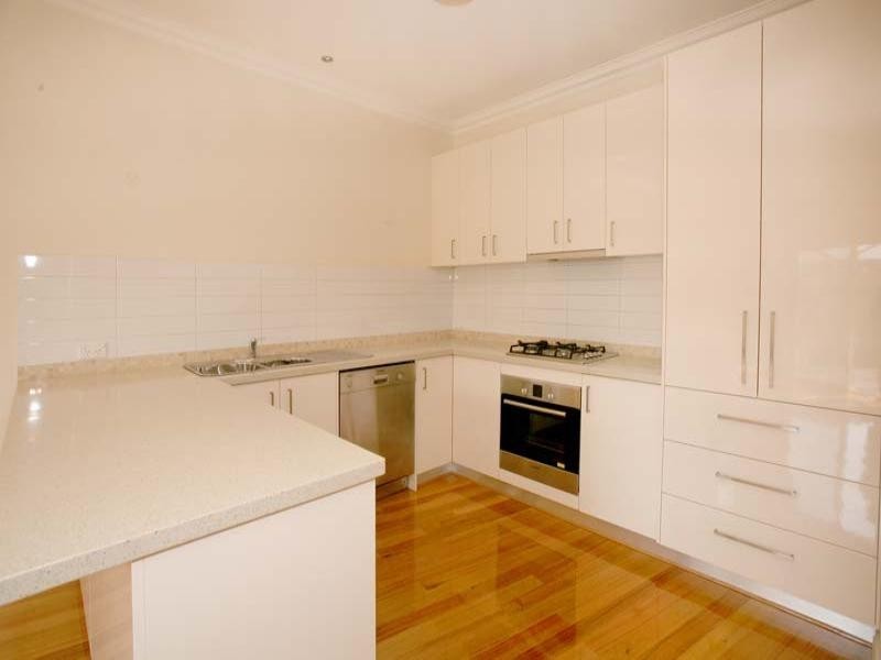 2/2 Kuebler Street, Glen Waverley VIC 3150