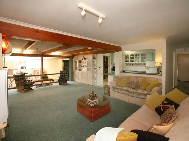 3 Farnham Avenue, Wheelers Hill VIC 3150