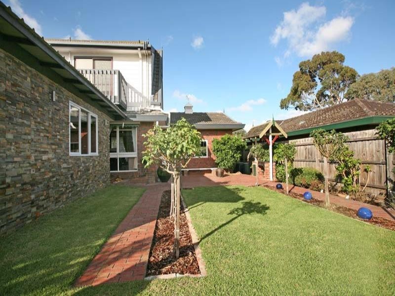 27 Weeden Drive, Vermont South VIC 3133