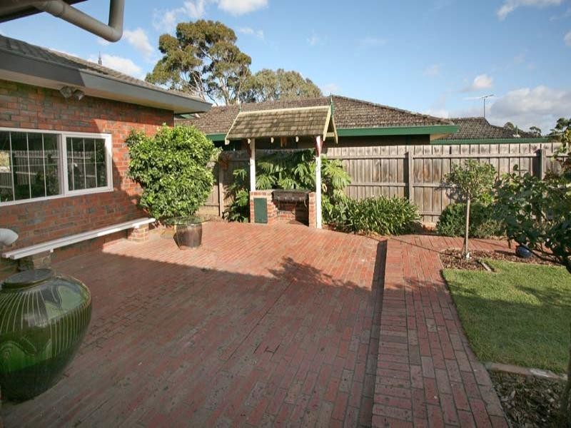27 Weeden Drive, Vermont South VIC 3133
