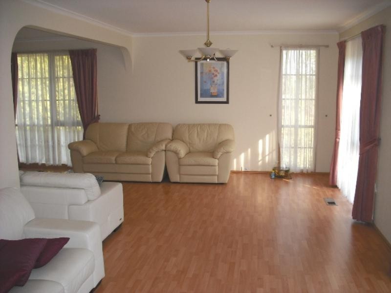 43 Kenross Drive, Wheelers Hill VIC 3150