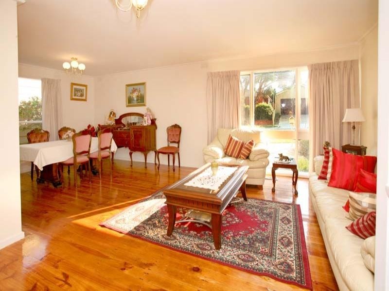 4 Beacon Street, Vermont South VIC 3133