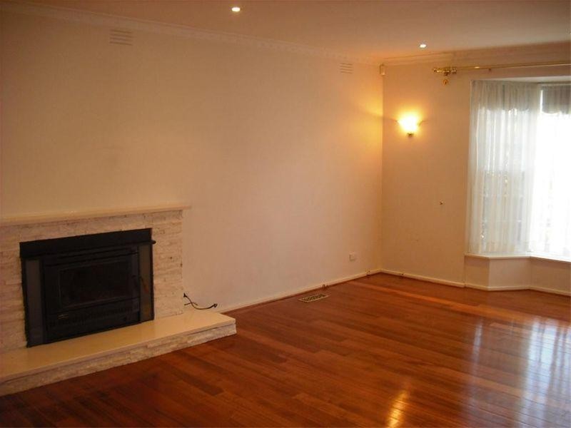 11 Margate Crescent, Glen Waverley VIC 3150