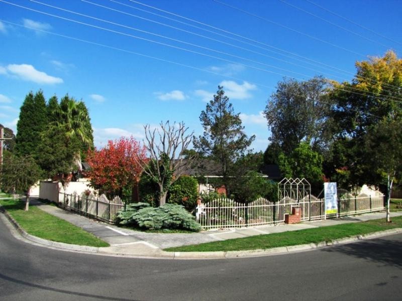 50 Raphael Drive, Wheelers Hill VIC 3150