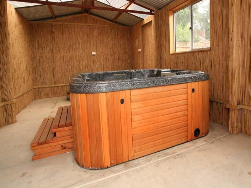 12 Manna Court, Mulgrave VIC 3170