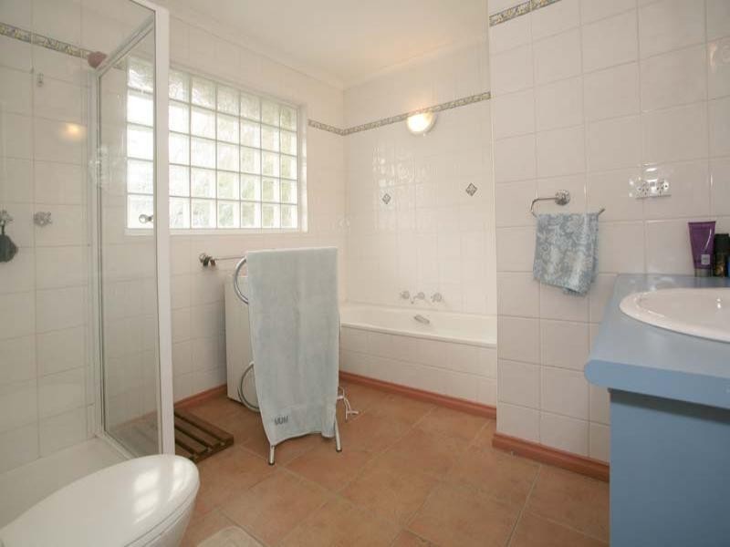 36 Excalibur Avenue, Glen Waverley VIC 3150