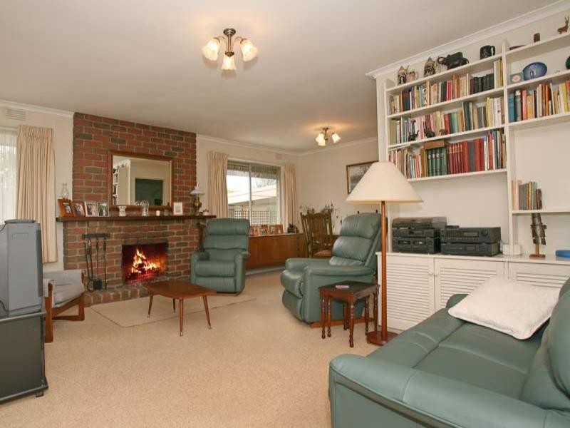 14 Blackwood Drive, Wheelers Hill VIC 3150