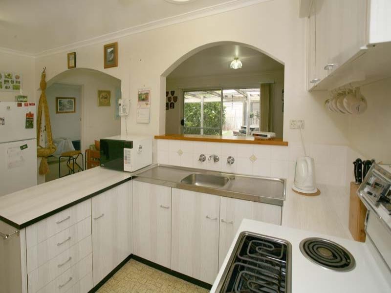 14 Blackwood Drive, Wheelers Hill VIC 3150