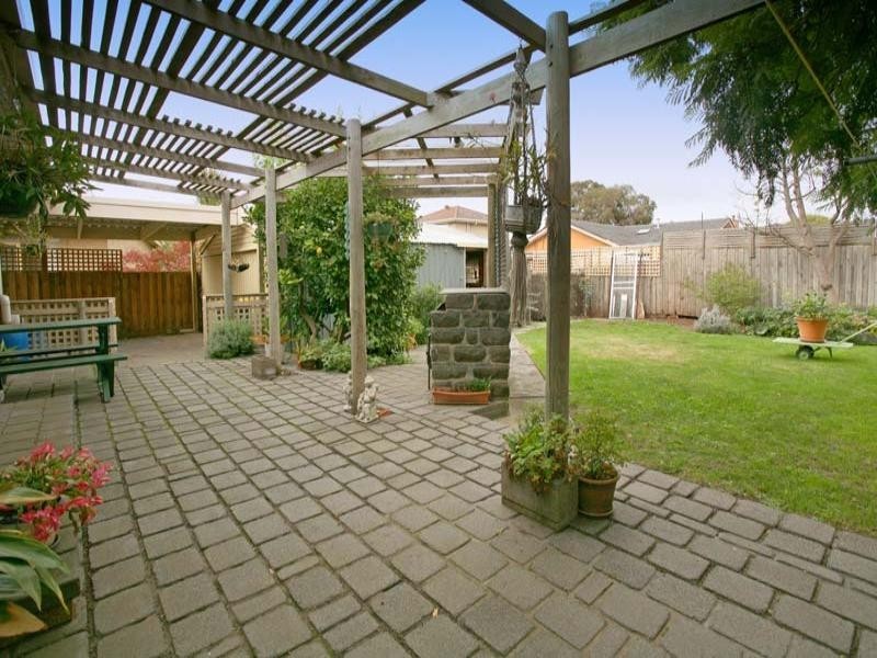 14 Blackwood Drive, Wheelers Hill VIC 3150