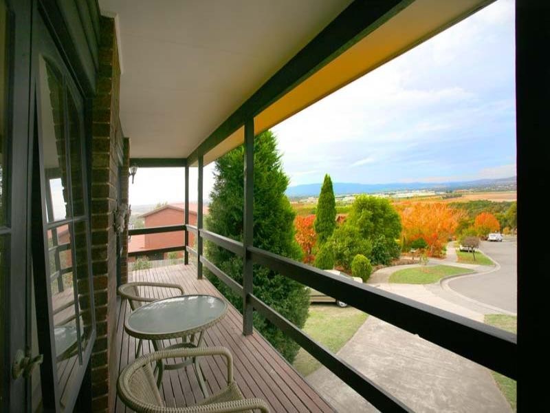 6 Portobello Place, Wheelers Hill VIC 3150