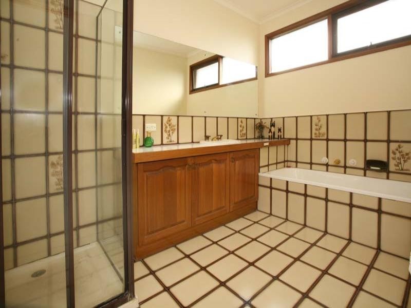 6 Portobello Place, Wheelers Hill VIC 3150