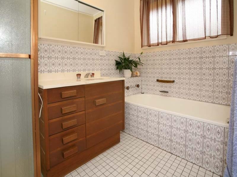 30 Woolwich Drive, Mulgrave VIC 3170