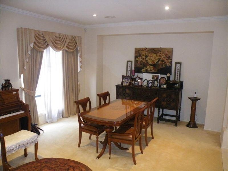 117 Herriotts Boulevard, Glen Waverley VIC 3150