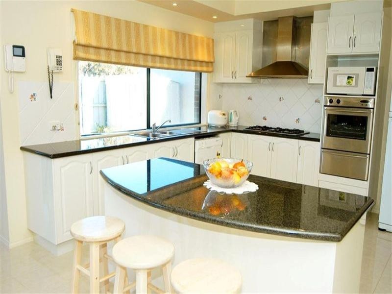 117 Herriotts Boulevard, Glen Waverley VIC 3150