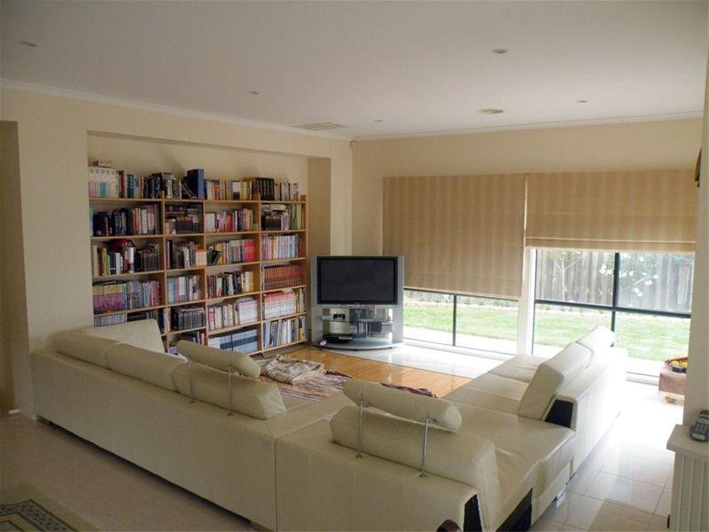 117 Herriotts Boulevard, Glen Waverley VIC 3150