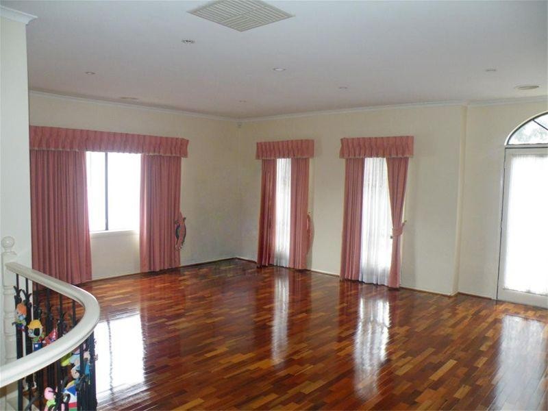 117 Herriotts Boulevard, Glen Waverley VIC 3150