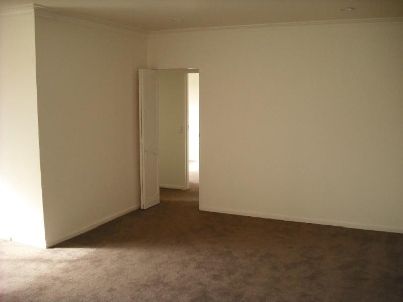 10/2-4 Baker Street, Malvern East VIC 3145