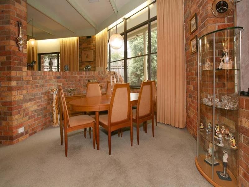 2 Delfin Court, Glen Waverley VIC 3150