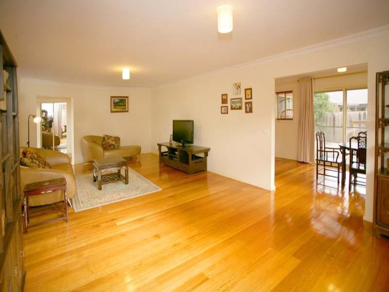 2/27 McKenna Road, Glen Waverley VIC 3150