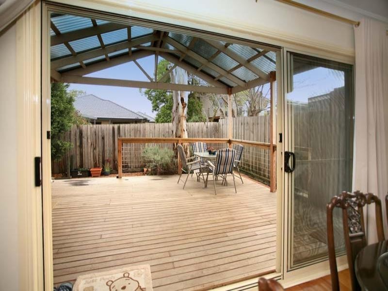 2/27 McKenna Road, Glen Waverley VIC 3150