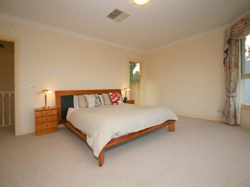 11 Strathconnan Place, Wheelers Hill VIC 3150