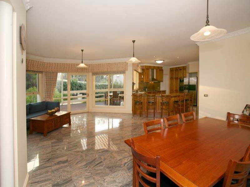 11 Strathconnan Place, Wheelers Hill VIC 3150